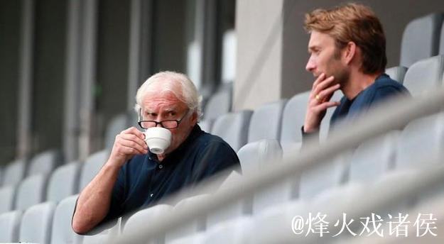 罗尔费斯:药厂在对抗中表现软弱,缺乏勇气 罗尔费斯:药厂在对抗中表现软弱,缺乏勇气